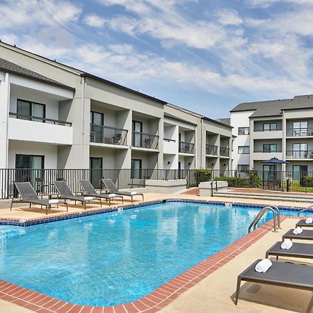 Отель Courtyard By Marriott Memphis Airport Экстерьер фото