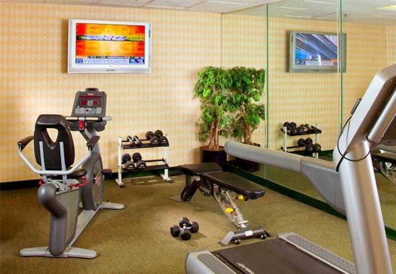 Отель Courtyard By Marriott Memphis Airport Экстерьер фото