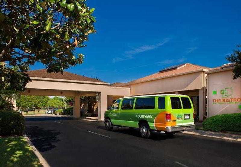Отель Courtyard By Marriott Memphis Airport Экстерьер фото